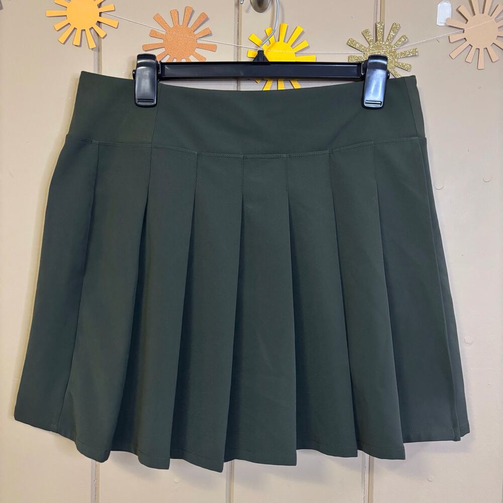 Athleta Endless Pleated skort 2023 Aspen Olive green size 12